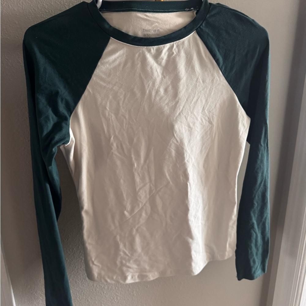 Long Sleeve Raglan Tee in Light Cream and Dark Green